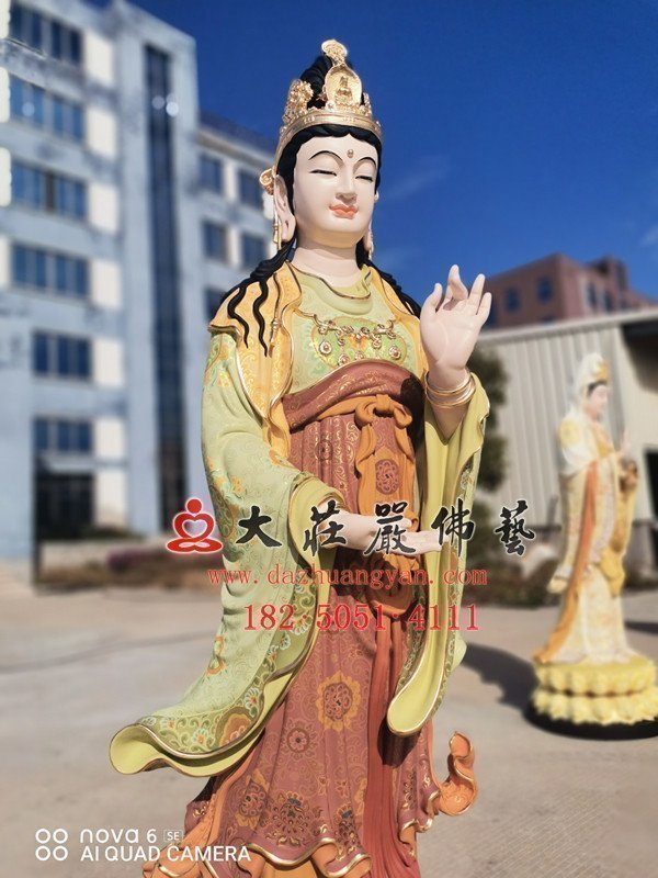 三十三觀音之持經(jīng)觀音側(cè)面近照 三十三觀音之持經(jīng)觀音側(cè)面近照